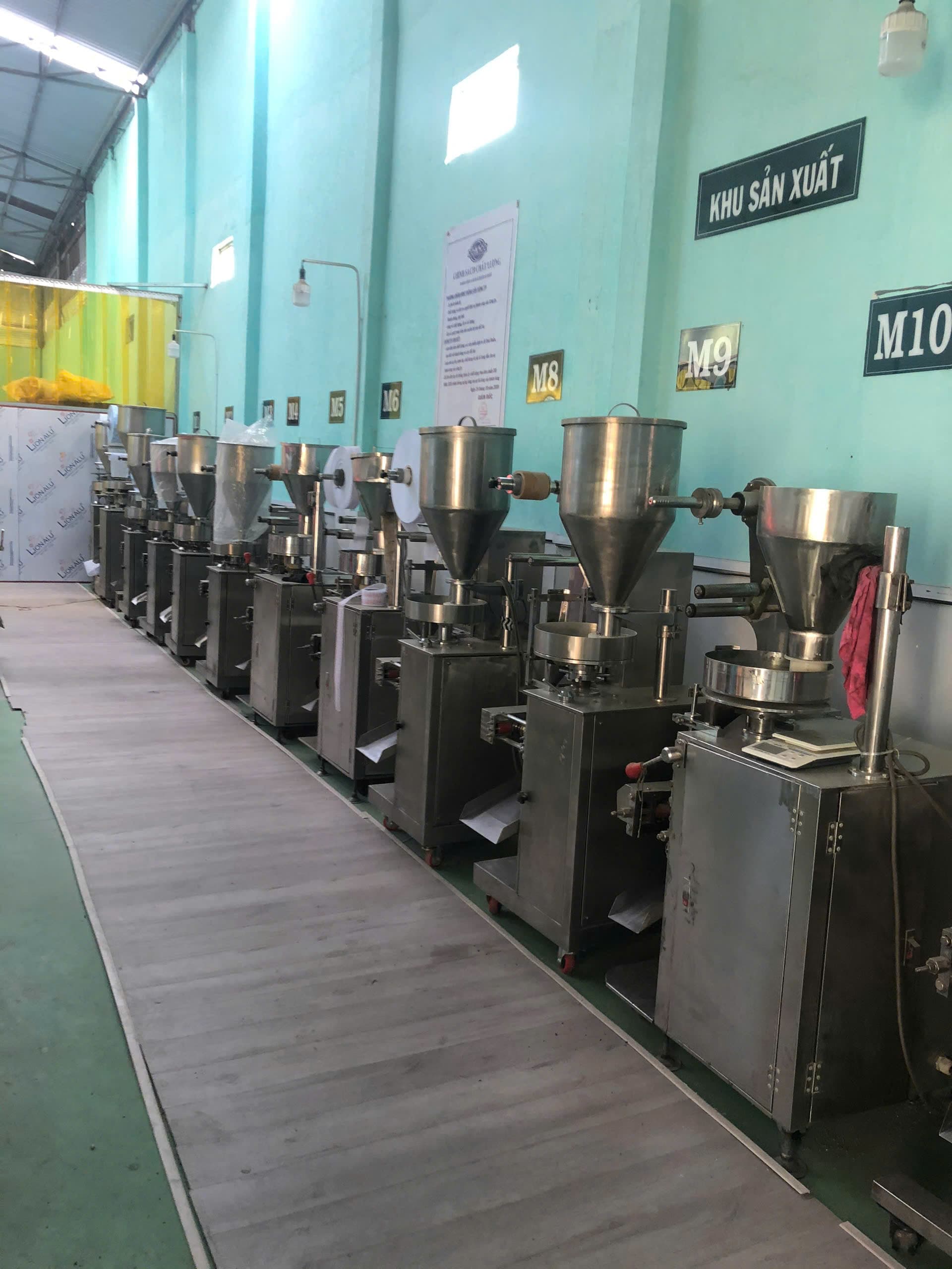 Xưởng sản xuất CEMACOSG tại TP.HCM · 10 dây chuyền đóng gói gói hút ẩm công nghiệp tự động