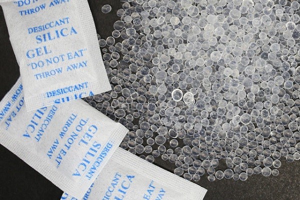 Silica gel giấy Tyvek vs vải KD — Nên chọn loại nào cho hàng xuất khẩu?